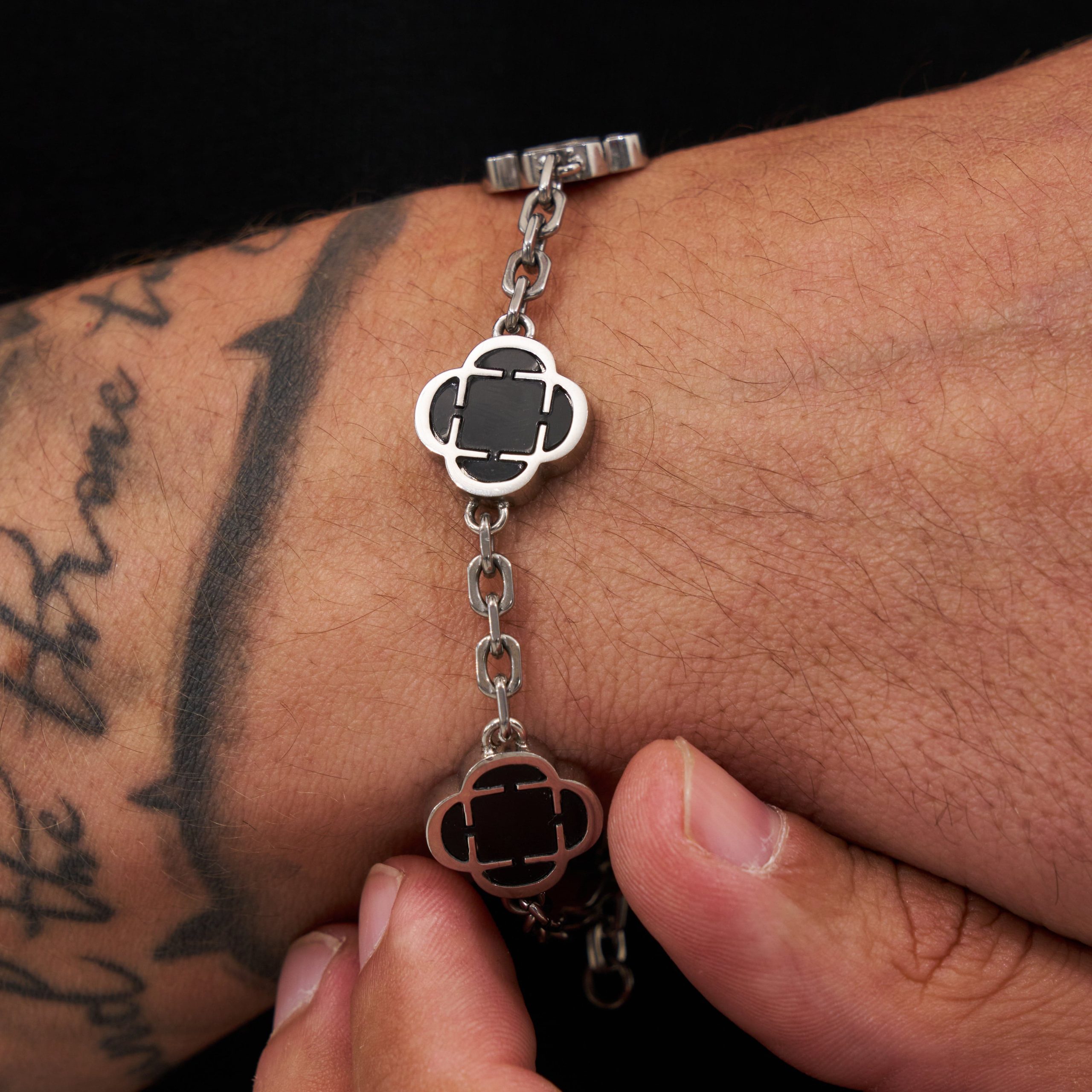 Onyx Clover Stone Bracelet (Silver) - Image 3