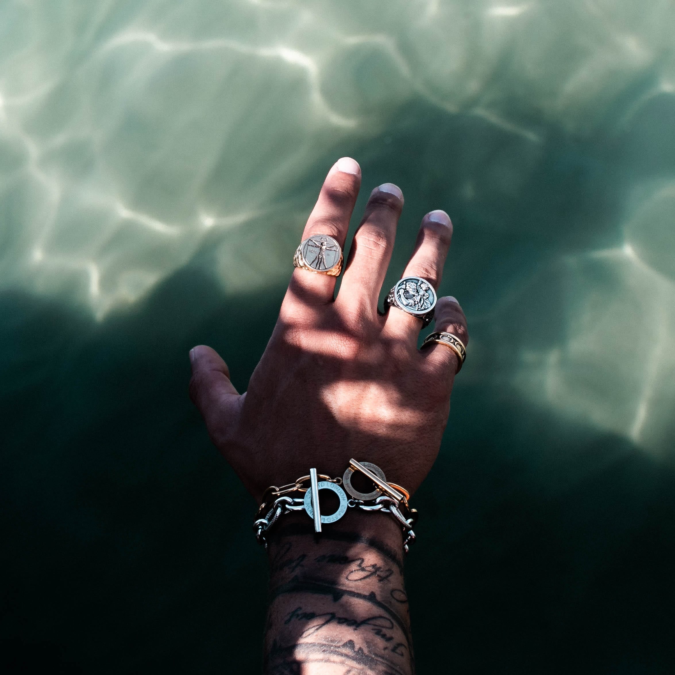 Toggle Milan Bracelet (Gold) - Image 2