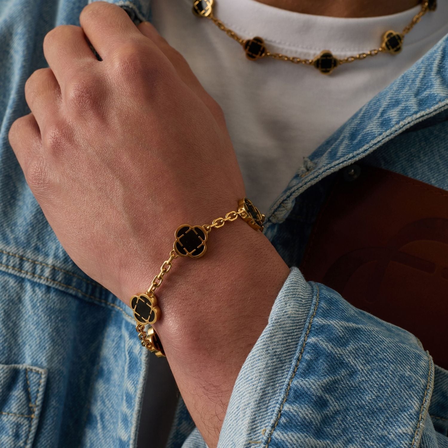 Onyx Clover Stone Bracelet (Gold) - Image 4